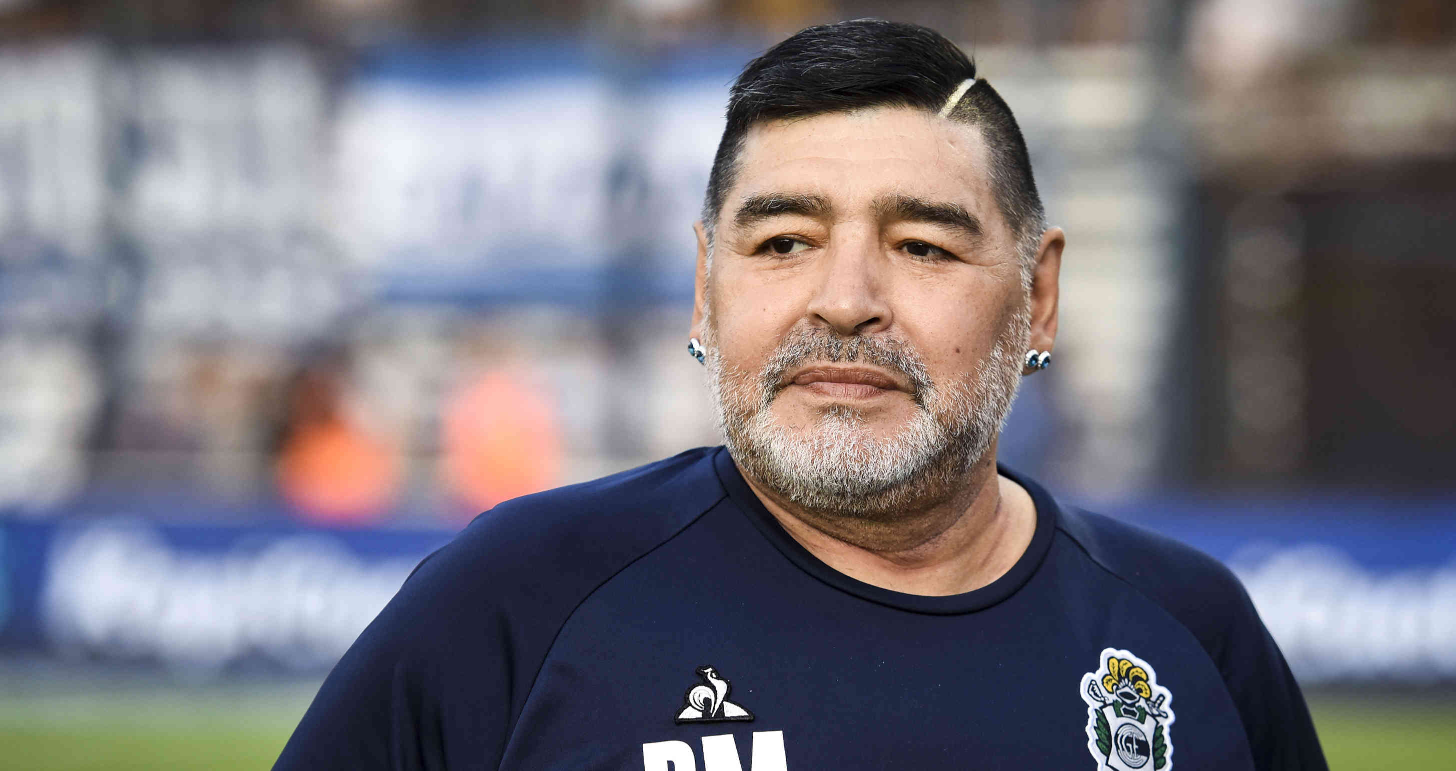 LA PLATA, ARGENTINA - JANUARY 24: Diego Maradona coach of Gimnasia y Esgrima La Plata looks on before a match between Gimnasia y Esgrima La Plata and Velez as part of Superliga 2019/20 at Juan Carmelo Zerillo Stadium on January 24, 2020 in La Plata, Argentina. (Photo by Marcelo Endelli/Getty Images) LA PLATA, ARGENTINA - JANUARY 24: Diego Maradona coach of Gimnasia y Esgrima La Plata looks on before a match between Gimnasia y Esgrima La Plata and Velez as part of Superliga 2019/20 at Juan Carmelo Zerillo Stadium on January 24, 2020 in La Plata, Argentina. (Photo by Marcelo Endelli/Getty Images)