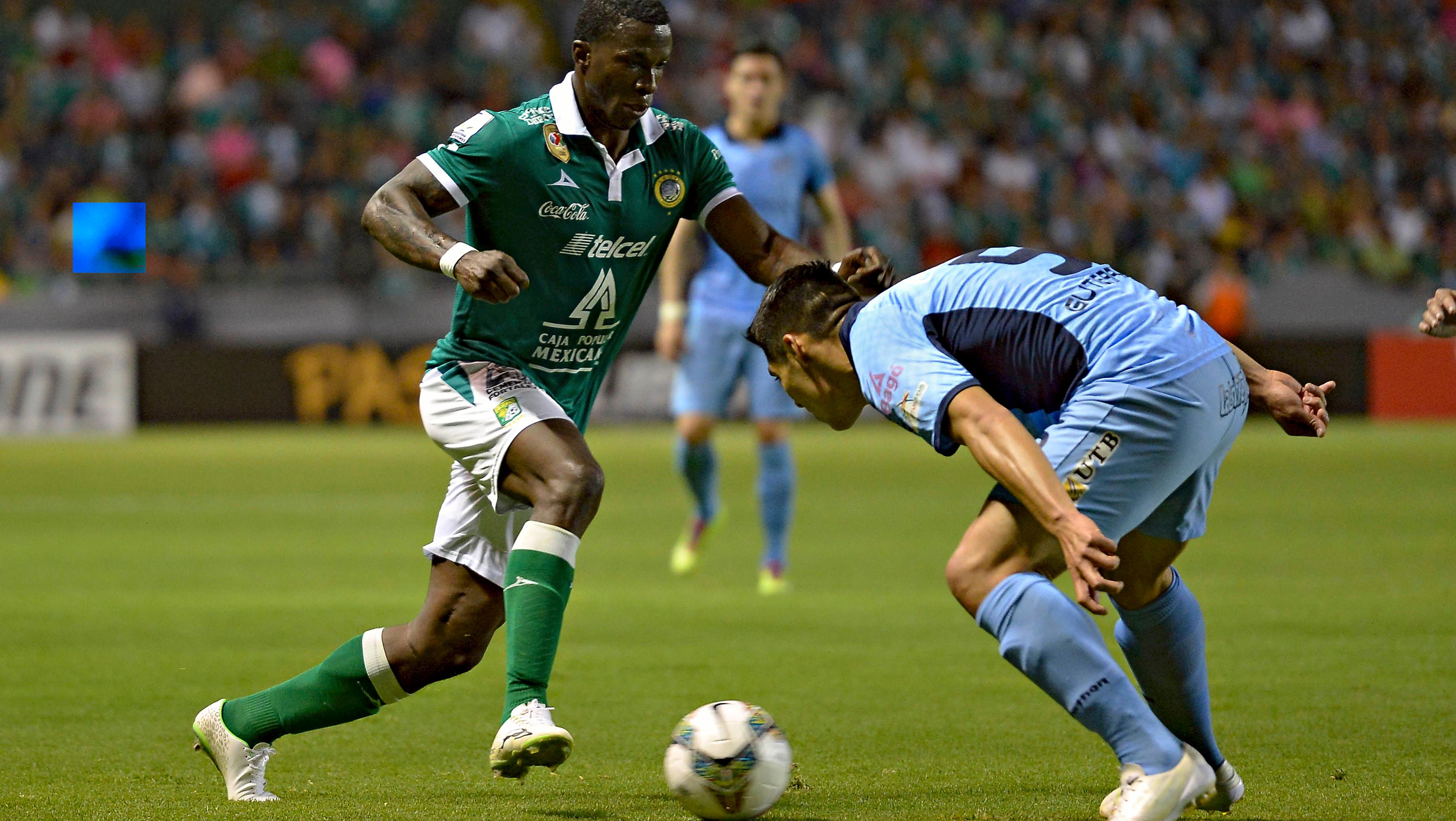 Franco Arizala con León. Franco Arizala con León.