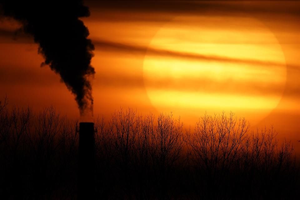 Activistas urgieron a los gobiernos a poner un alto a las emisiones contaminantes que están provocando el deshielo de los polos y aumentando el nivel del mar./Foto: AP Activistas urgieron a los gobiernos a poner un alto a las emisiones contaminantes que están provocando el deshielo de los polos y aumentando el nivel del mar./Foto: AP