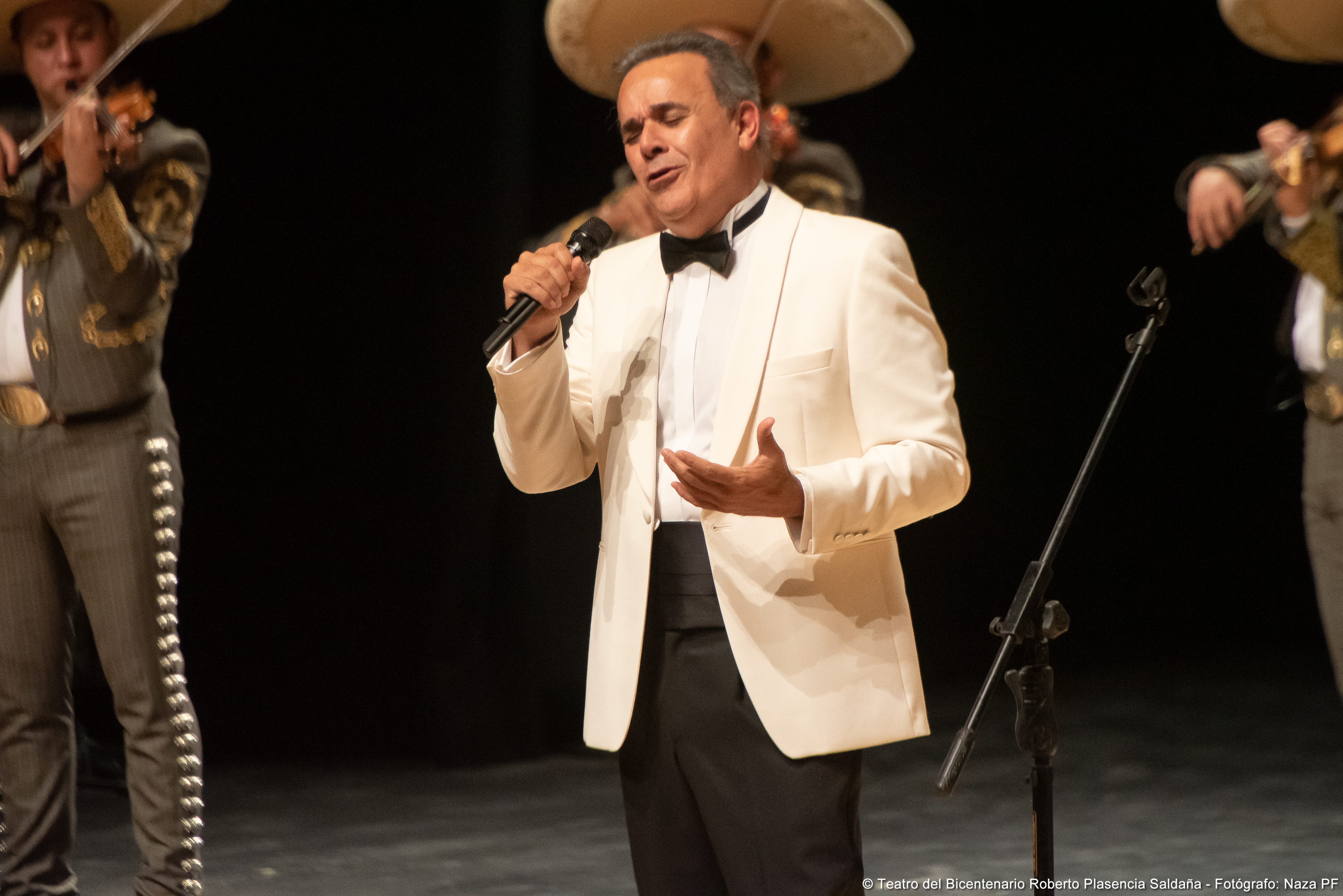 Fernando de la Mora Fernando de la Mora