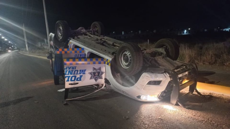 Conductor ebrio choca contra patrulla y la vuelca en Irapuato ...