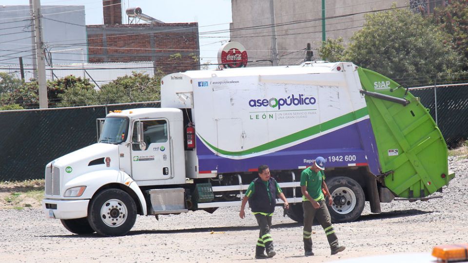 León anuncia cambios en horarios de transporte y recolección de basura por fiestas decembrinas