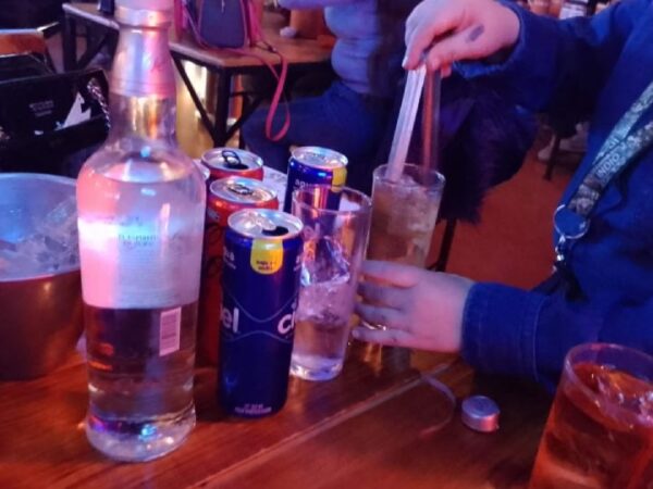 Por clandestinaje y menores cierran 34 bares en Pachuca