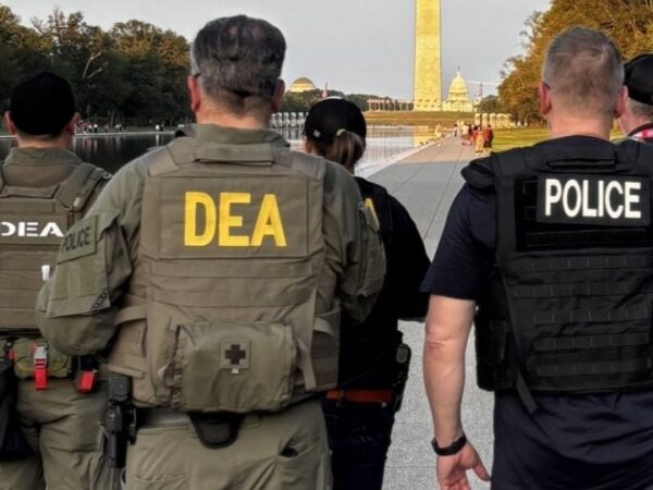 Altos funcionarios en México trabajan con cárteles, asegura la DEA; amaga con cadena perpetua a “Los Chapitos”