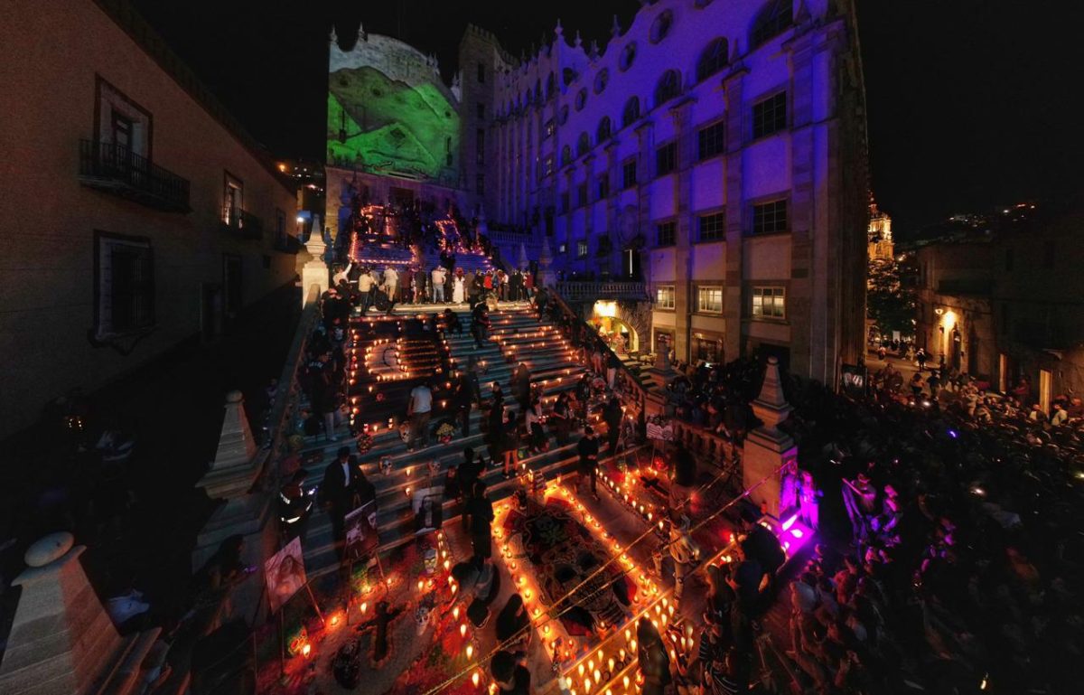 Día de Muertos Guanajuato Ofrenda a estudiantes fallecidos