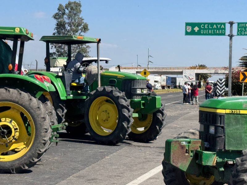 bloqueo autopista Salamanca-Celaya agricultores