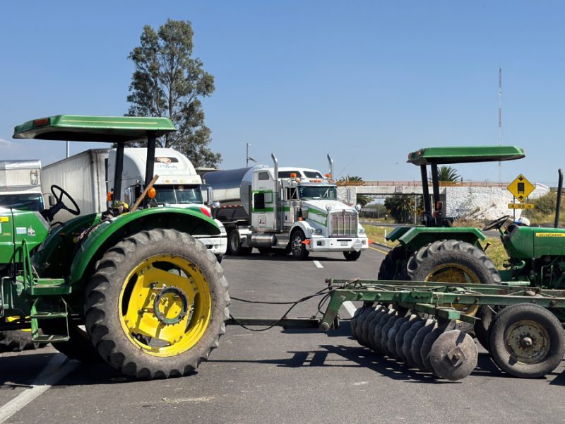 Bloqueo en la Salamanca-Celaya 01