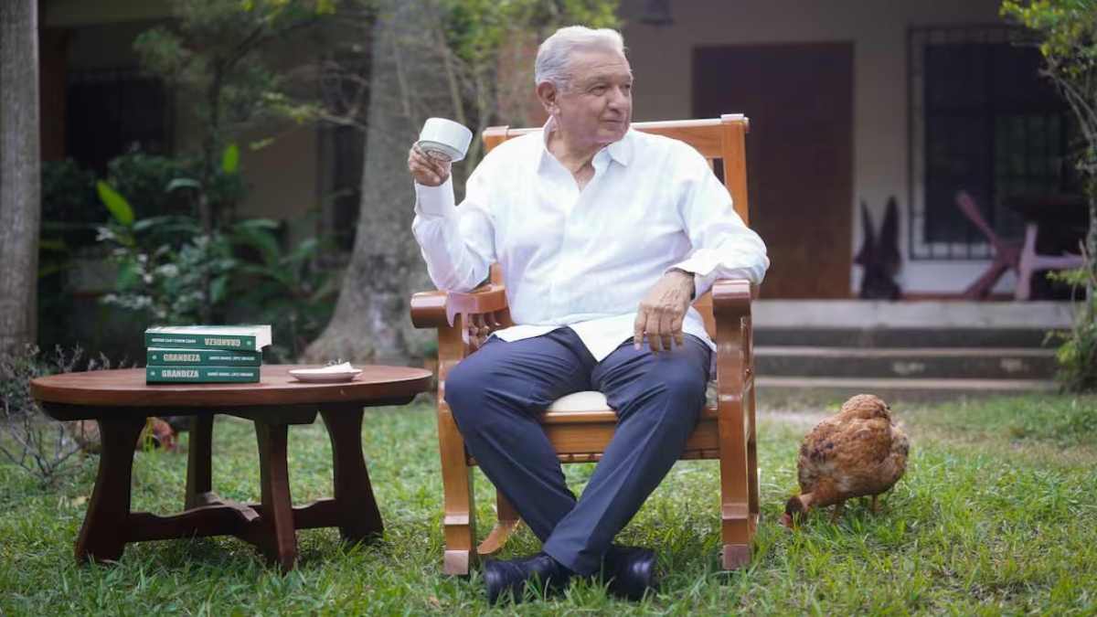 AMLO reaparece