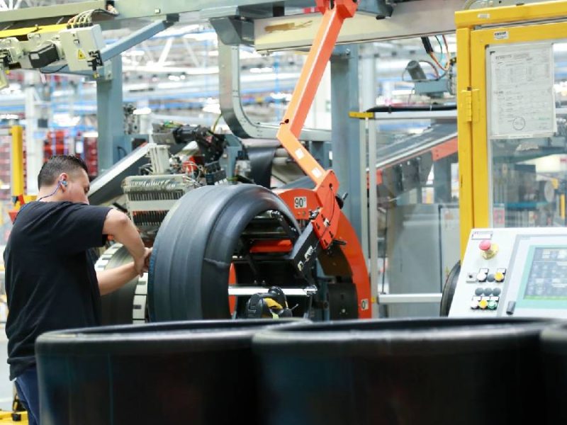 México: Producción y exportación de vehículos suman tres meses con retroceso anual.