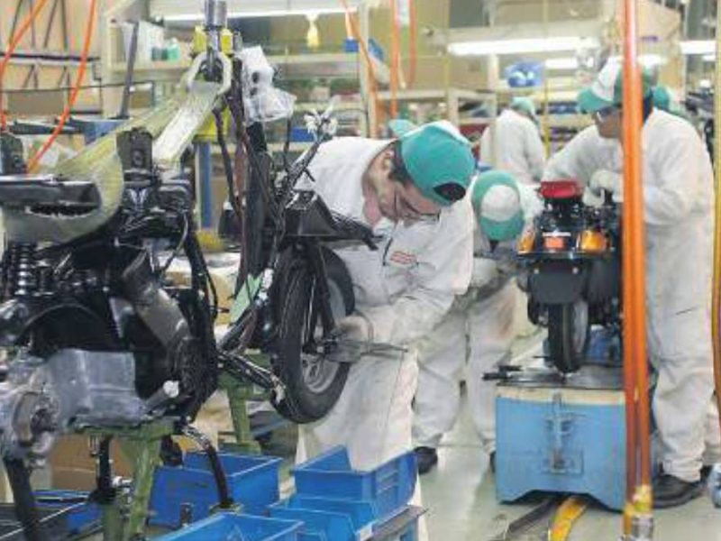 Desaceleración del nearshoring en México; informe Kearney desde CDMX.