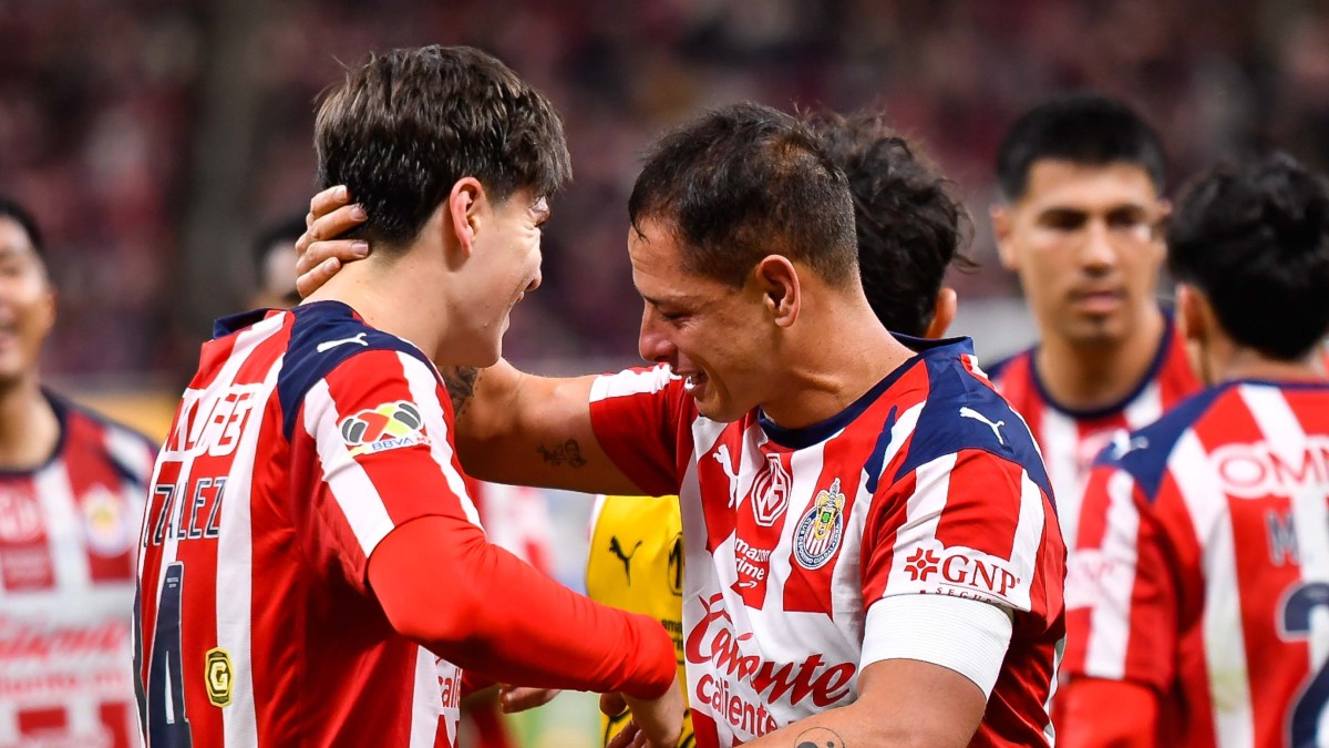 ChivasChicharitoHernandez