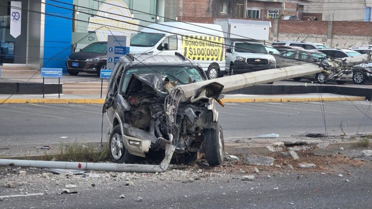 Choque en el Manuel J Clouthier 01