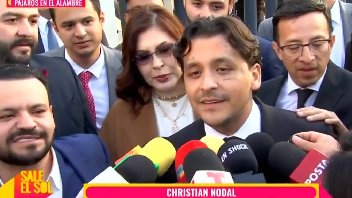 Christian Nodal Universal Music demanda