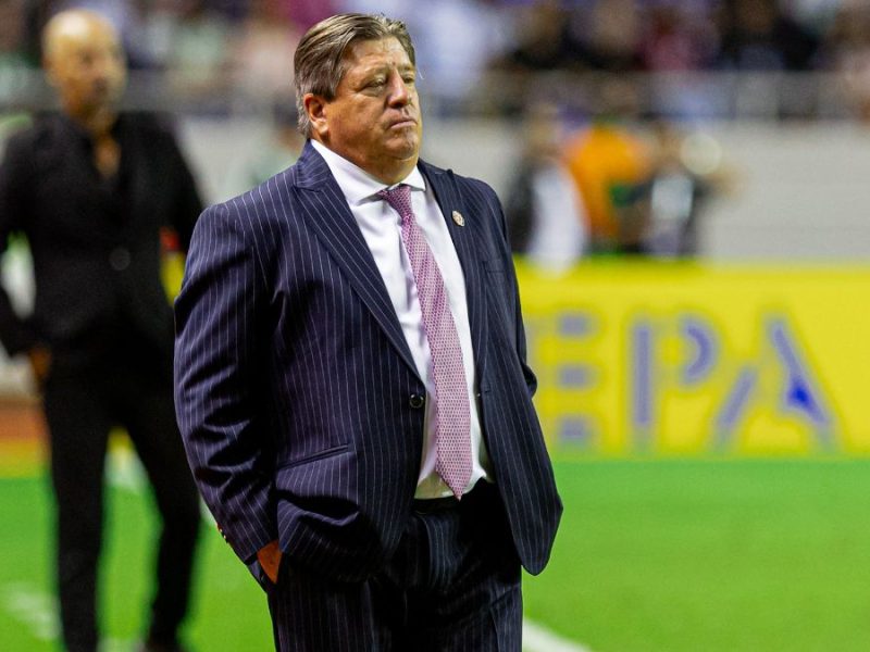 Miguel Herrera en un partido con Costa Rica en las Eliminatorias Concacaf para la Copa del Mundo 2026.