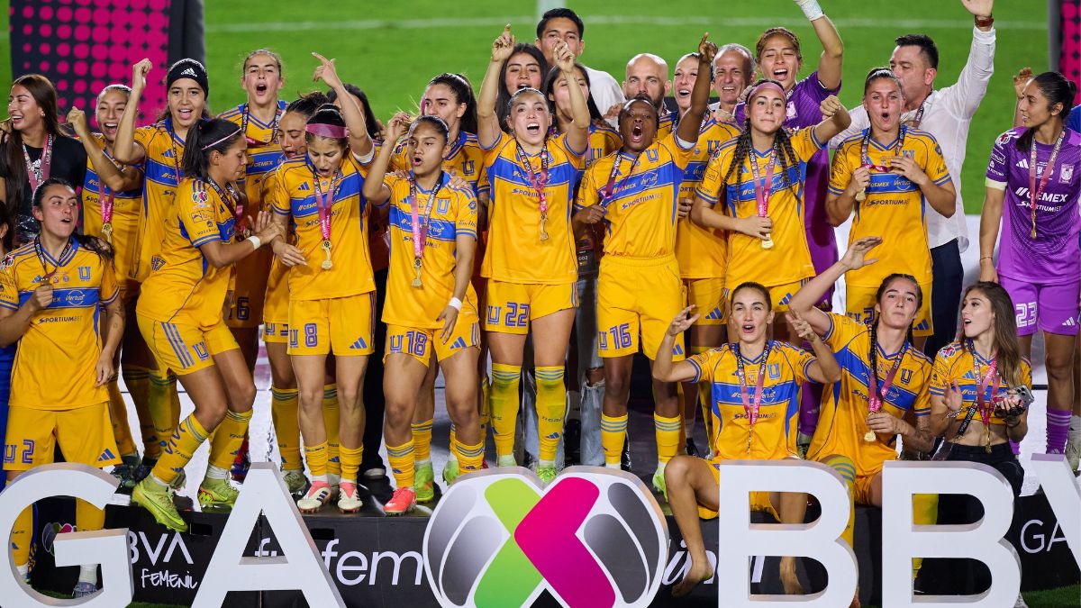Tigres Femenil celebrando el campeonato del Apertura 2025. Foto: Mexsport.