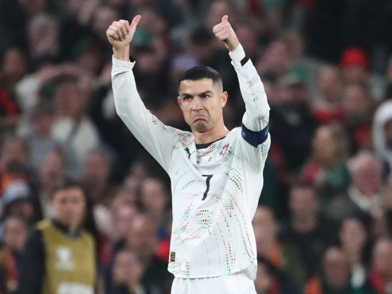 CR7 en un juego de Eliminatorias de la UEFA con Portugal. Foto: Agencia AP.