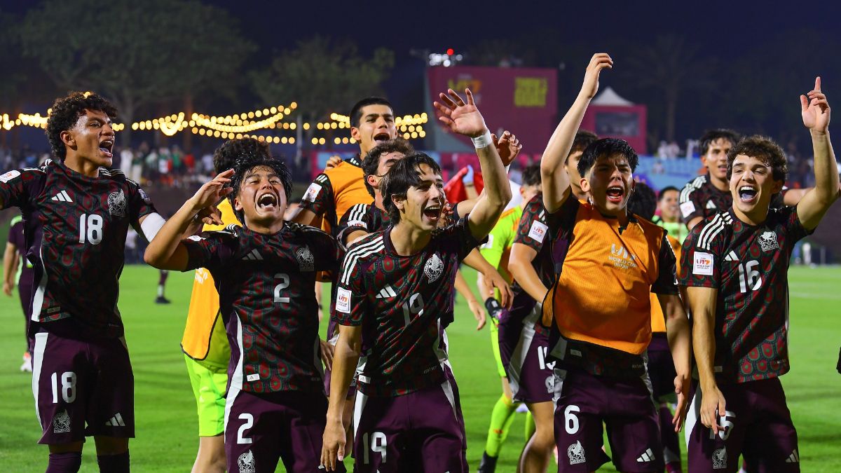 La Selección Mexicana celebrando su pase a los 8vos de final de la Copa del Mundo Sub-17. Foto: Mexsport.