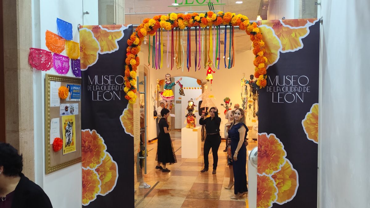 Exposición Calaca Tilica y Flaca (2)