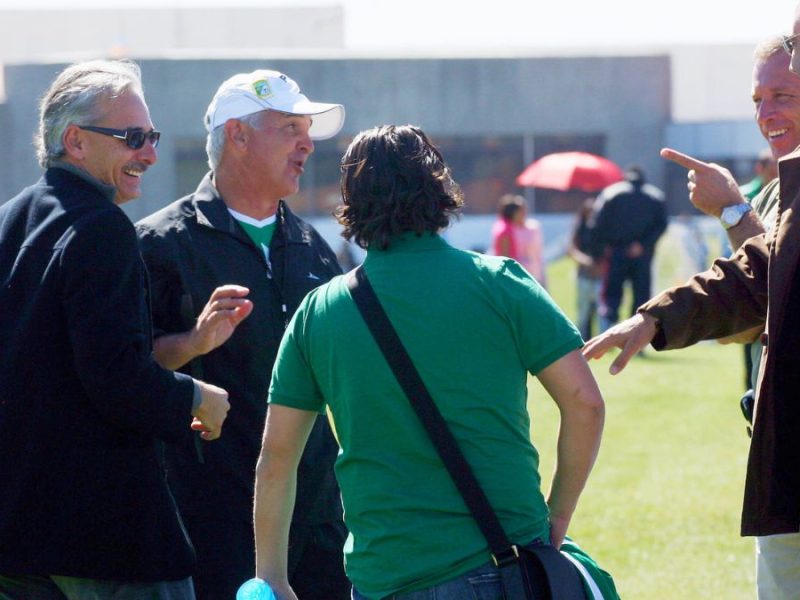 Jesús Martínez Patiño, Tita, Jesús Martínez Murguía, Andrés Fassi y Francisco Gabriel de Anda en 2010, durante la primera pretemporada del Club León en Pachuca. Archivo.