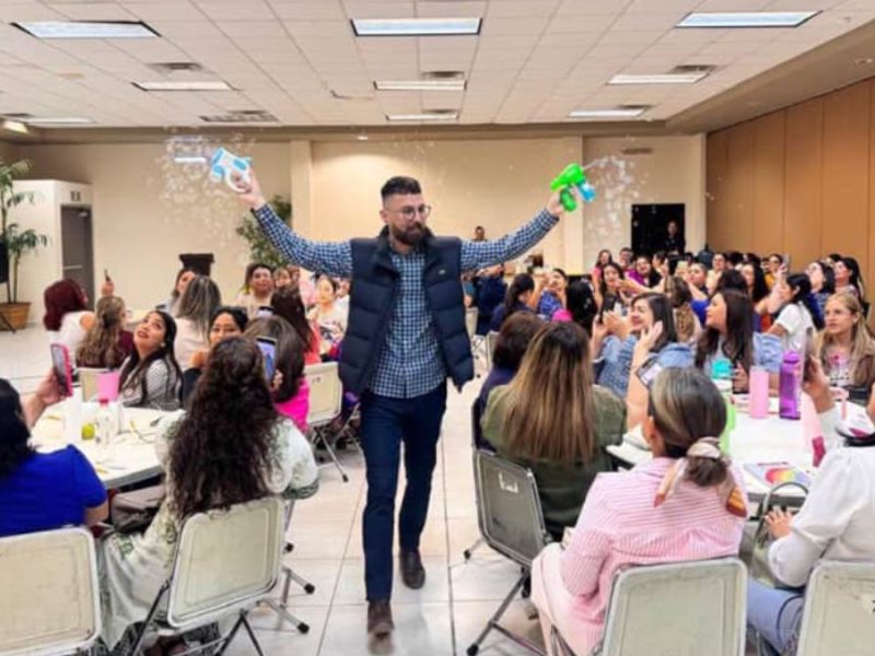 Juandaniel Osuna ganador de Concurso de libro Sonorense