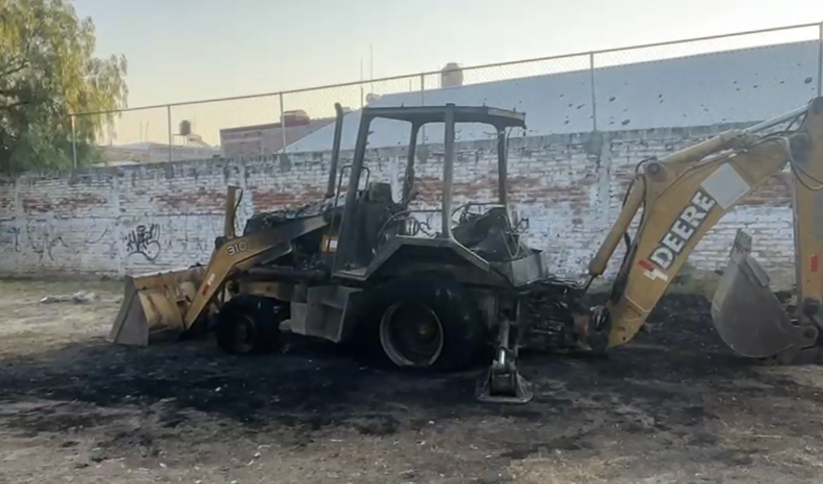 Maquinaria incendiada en Celaya 03
