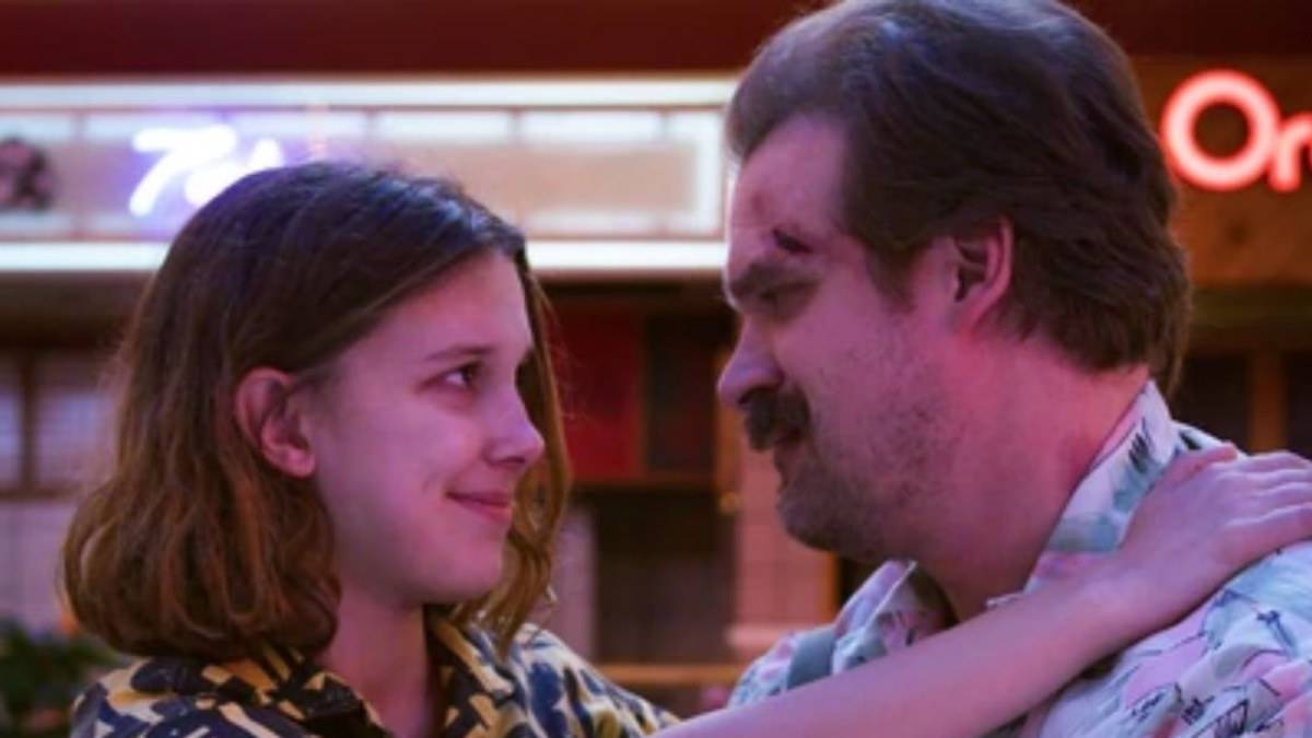 Millie Bobby Brown acusa a David Harbour de acoso