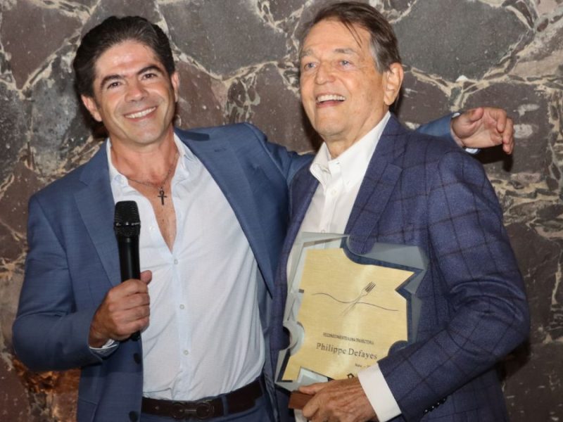 Philippe Defayes reconocido por Grupo Innova