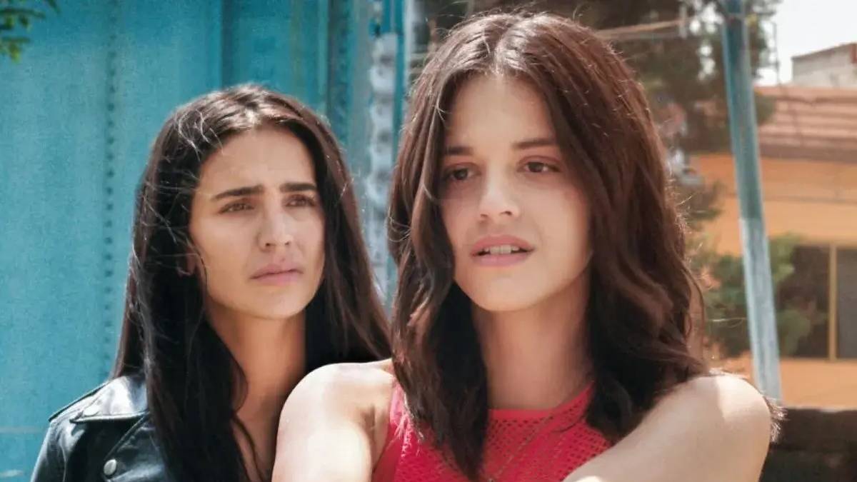 Samantha acuña actúa con bárbara de regil en rosario tijeras