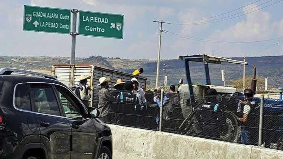 bloqueo en carretera Pénjamo-La Piedad