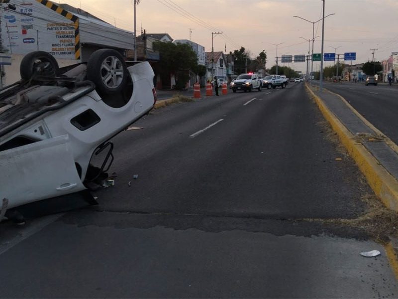 volcadura en lázaro cárdenas de celaya