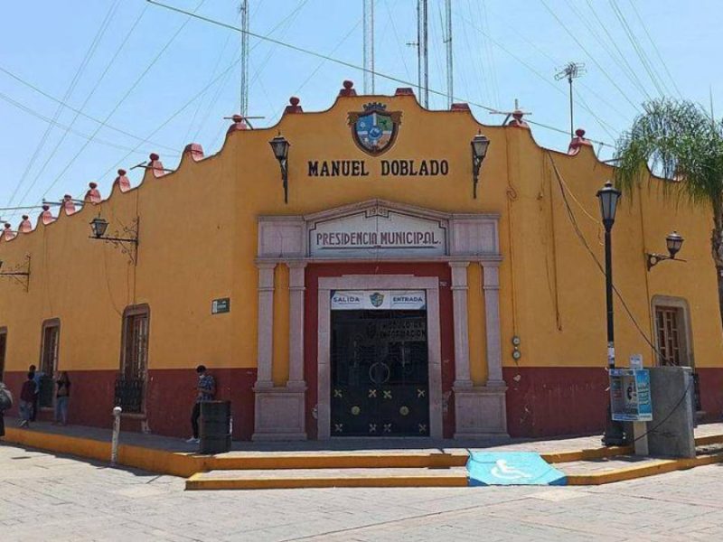 falsos-religiosos-manuel-doblado