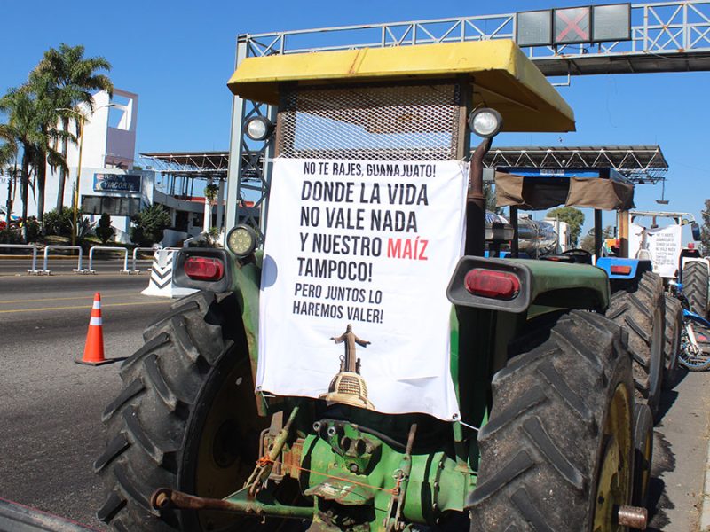 toman agricultores de León autopista