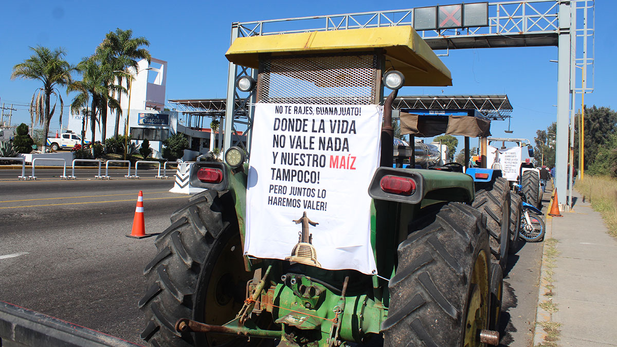 toman agricultores de León autopista