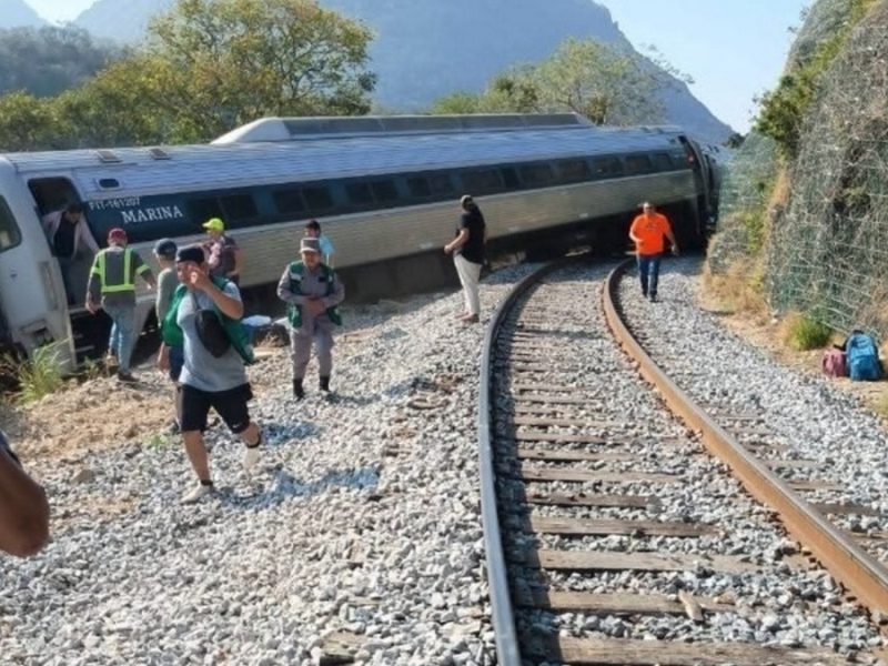 Rodean fallas en obras y rehabilitación, trenes viejos y reciclados a accidente del tren Interoceánico