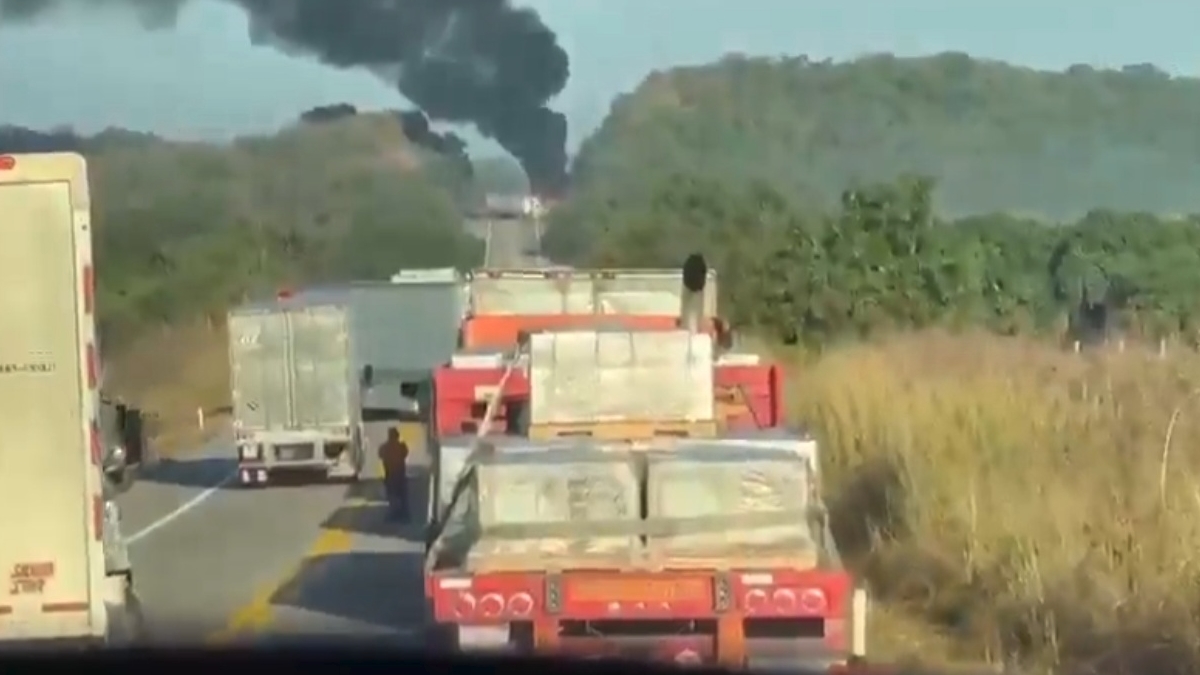 Balaceras y bloqueos en Sinaloa