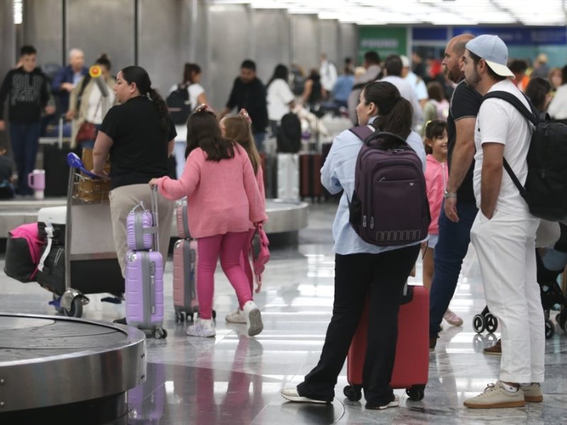 Pierden 81 mil usuarios rutas aéreas entre México y EU tras políticas migratorias de Trump