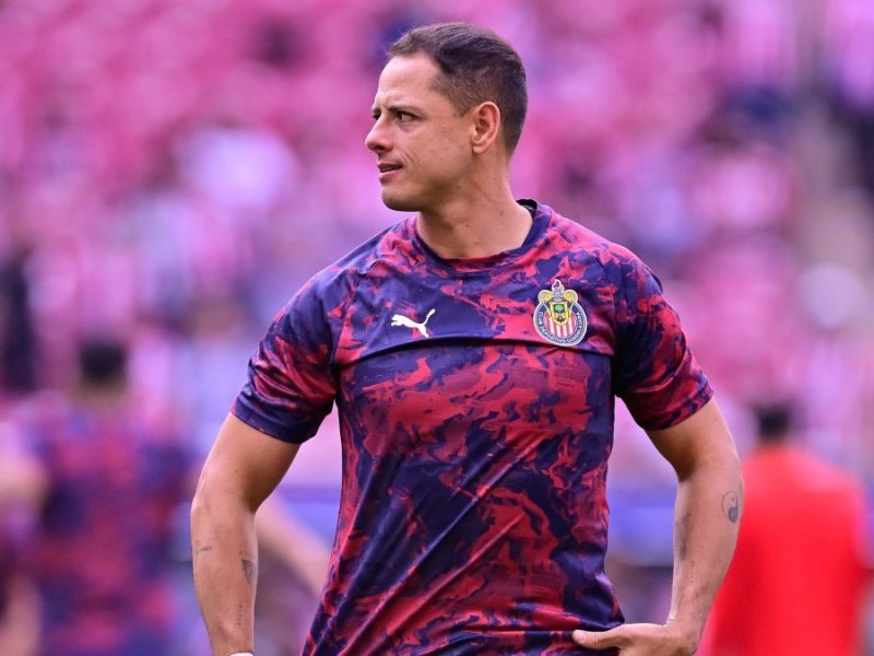 ‘Chicharito’ Hernández revela que en 2025 su mamá estuvo a punto de morir, halló al amor de su vida y se injertó cabello