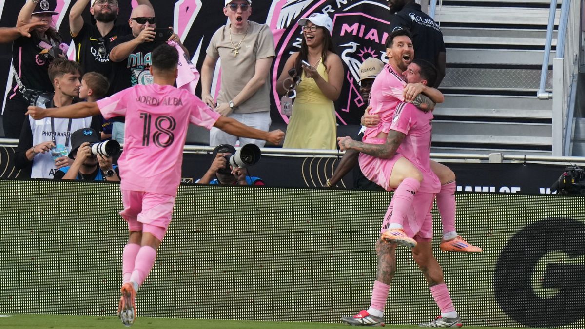 Lionel Messi celebrando uno de los tres goles de la final de la MLS 2025. Foto: Agencia AP.
