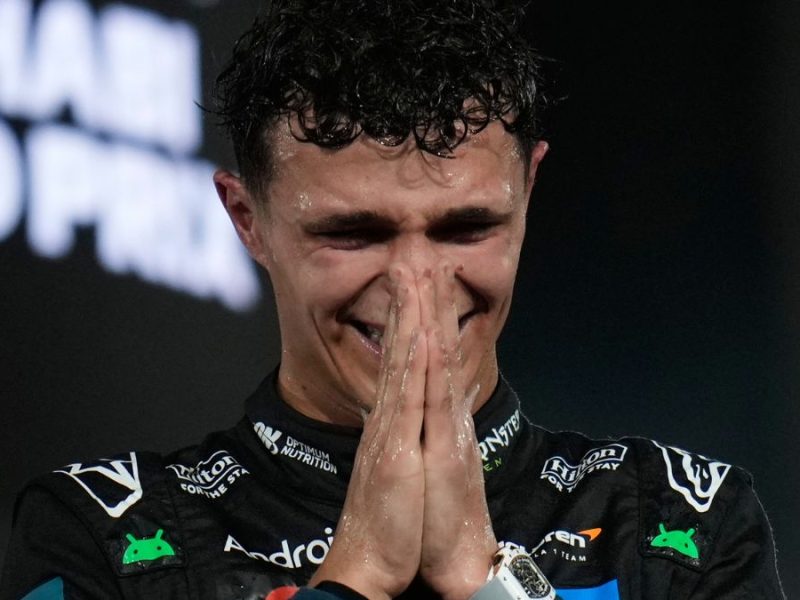 Lando Norris, visiblemente emocionado por ganar el 2025. Foto: Agencia AP.