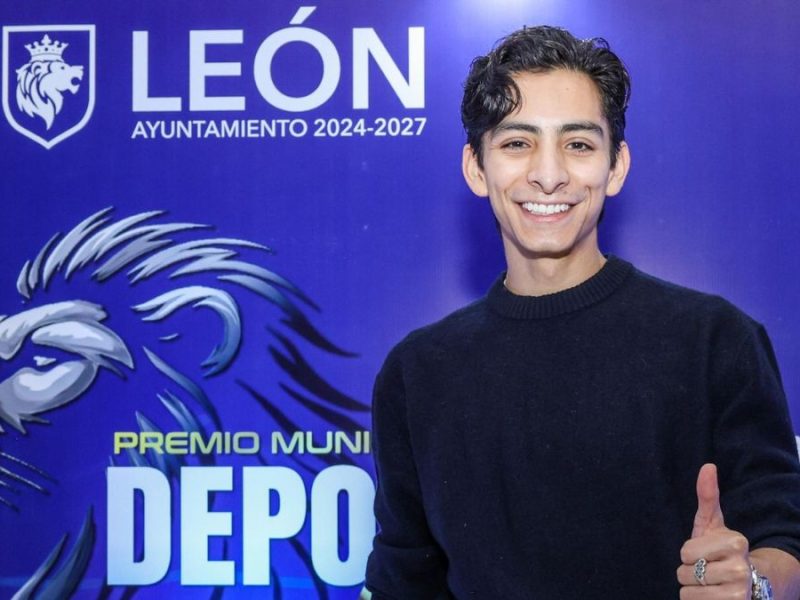 Donovan Carrillo en la entrega del Premio Municipal del Deporte. Foto: Comude León.