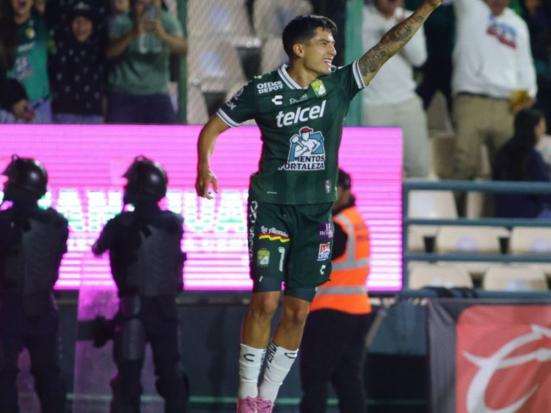 Iván Moreno, del Club León, celebrando un gol. Foto: Mexsport.