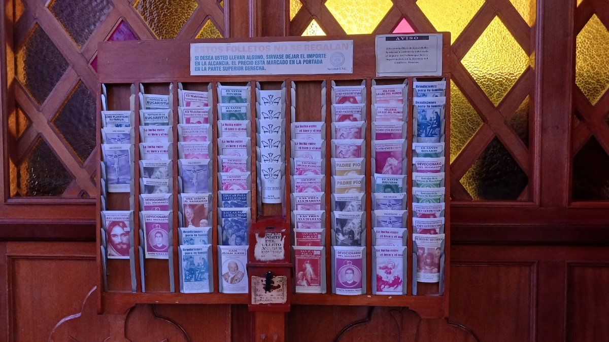 Cuadernillo de iglesia “Consideraciones sobre el síndrome de atracción en personas del mismo sexo”.