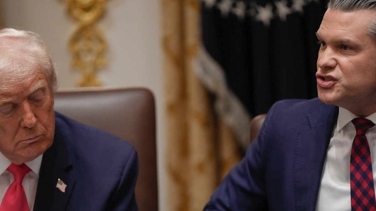 Donald Trump y Pete Hegseth