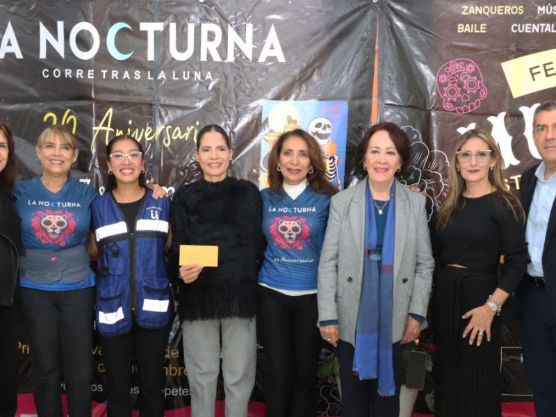 Entrega de donativos de la carrera “La Nocturna”