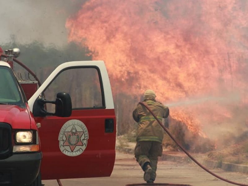 Cuerpo calcinado hallado durante incendio en León presuntamente presentaba huellas de violencia