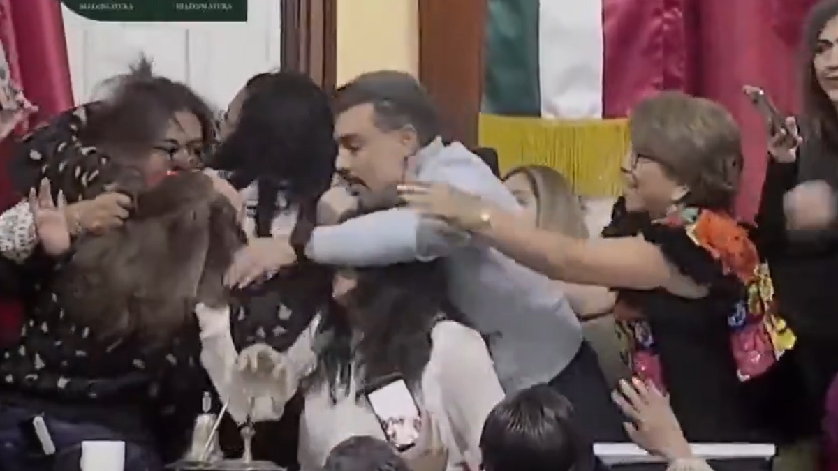 Jaloneos y gritos en CDMX