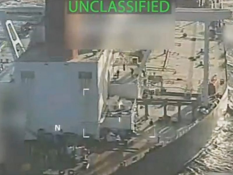 Intenta EU incautar petrolero en el Caribe y huye con ‘bandera’ rusa