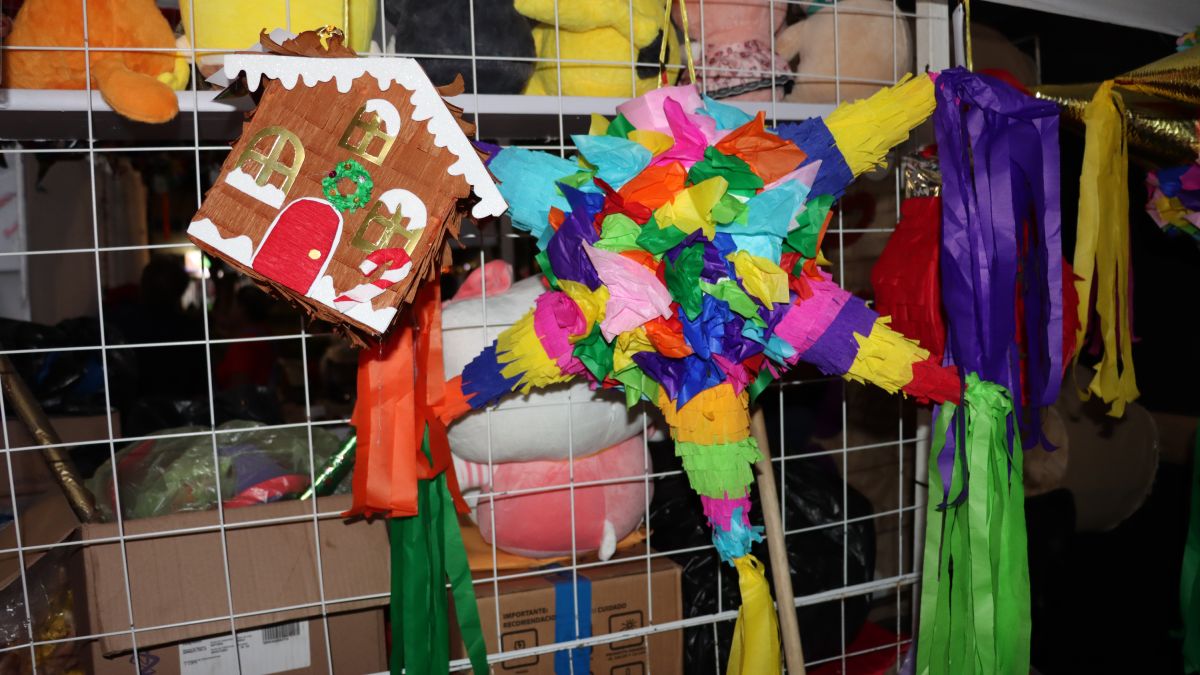 Segunda edición de la Feria de las Piñatas en León