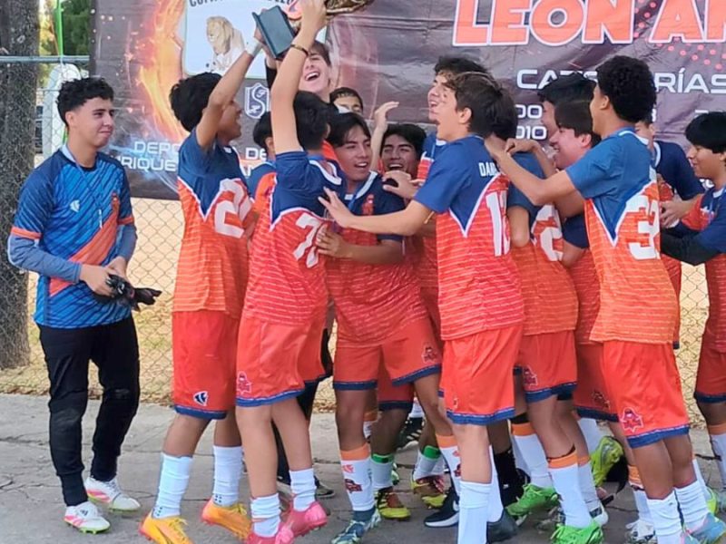 Sultanes León se coronó en una emocionante final. Ituriel Pérez.