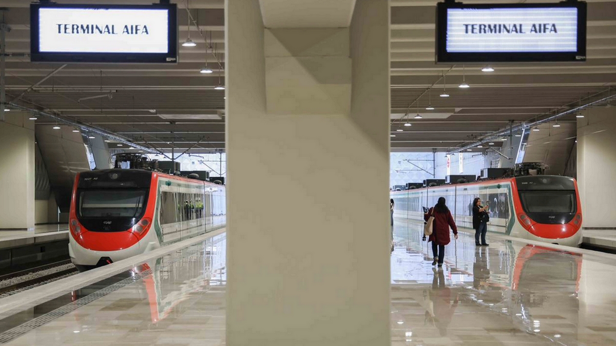 Tren de pasajeros AIFA-Lecheria